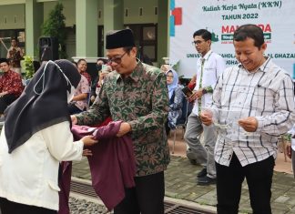 Pelepasan Peserta KKN Kolaborasi bersama UGM
