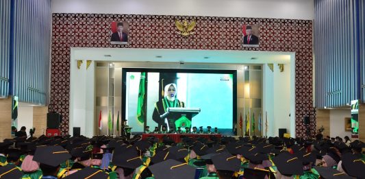 Luluskan 250 Wisudawan, UNUGHA Semakin Kompetitif wisuda-unugha-6