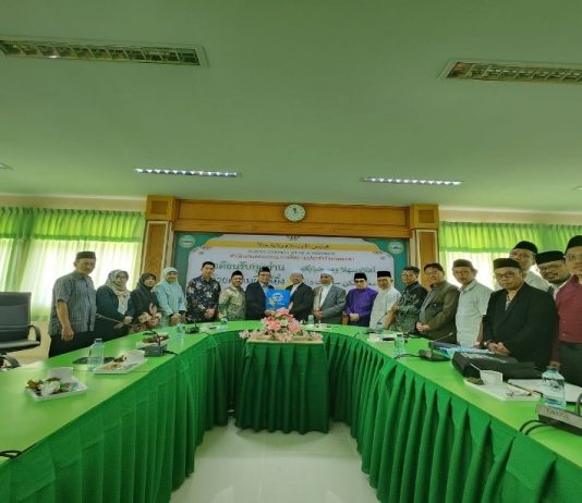 SEKEJAP BERMESRA DENGAN PCI Thailand , Majlis Agama Yala, dan Persatuan Alumni Indonesia Thailand (PERSAIT)