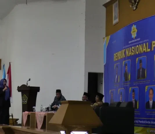 Warek 1 UNUGHA Hadiri Rakernas APTIKIS, Usulkan Reformasi Sistem Pendidikan dan Konsep Entrepreneur University Rembug-nasional-pktis-UNUGHA